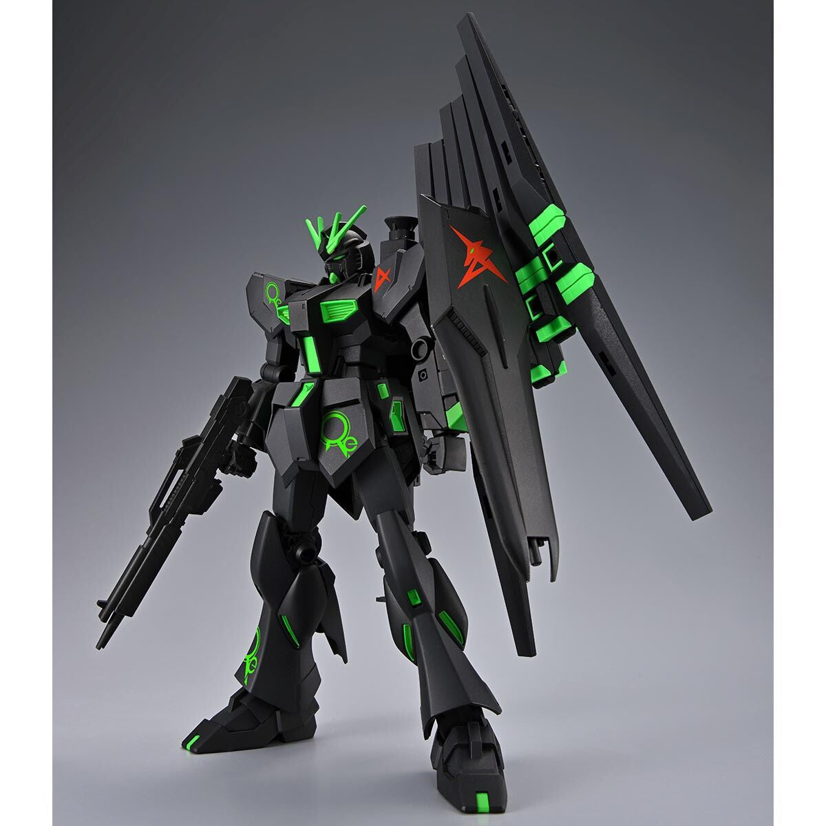 [PRE-ORDER] Gundam - EG 1/144 ν Gundam & Fin Funnel [Recirculation Color / Neon Green] [P-Bandai]