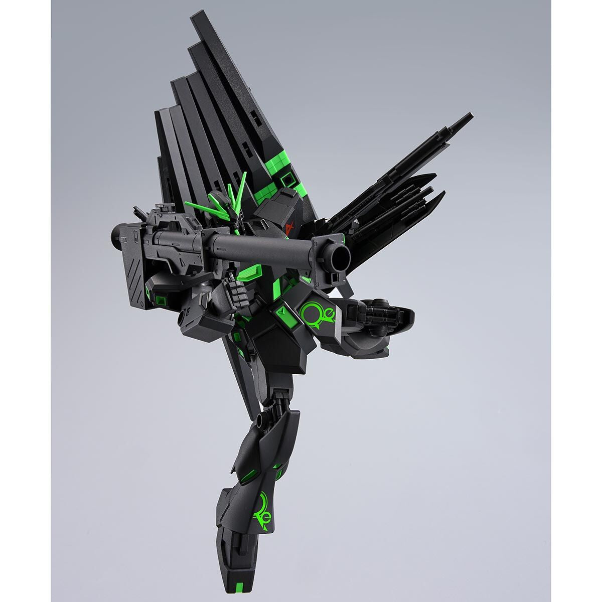 [PRE-ORDER] Gundam - EG 1/144 ν Gundam & Fin Funnel [Recirculation Color / Neon Green] [P-Bandai]